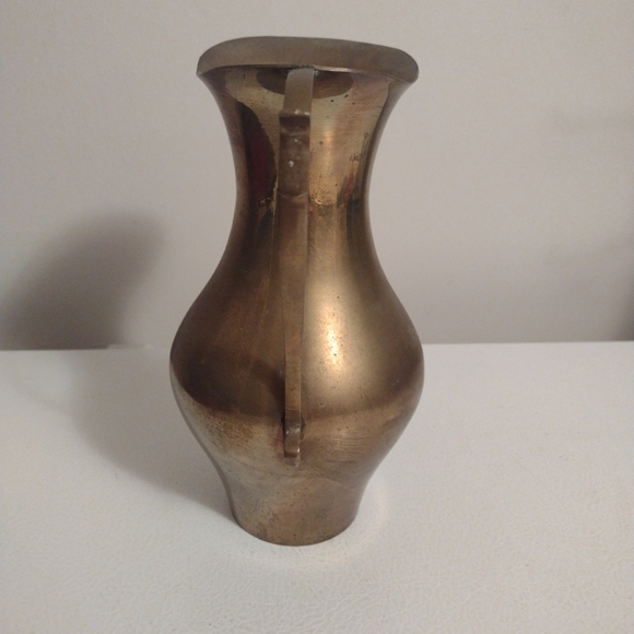 Vintage commodore solid brass pitcher made in India 8.5"can be used for flowers - Picture 4 of 9